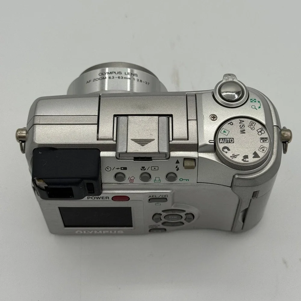 Olympus Camedia C-750 Ultra Zoom 4.0MP Digital Camera 10x Optical Zoom Silver